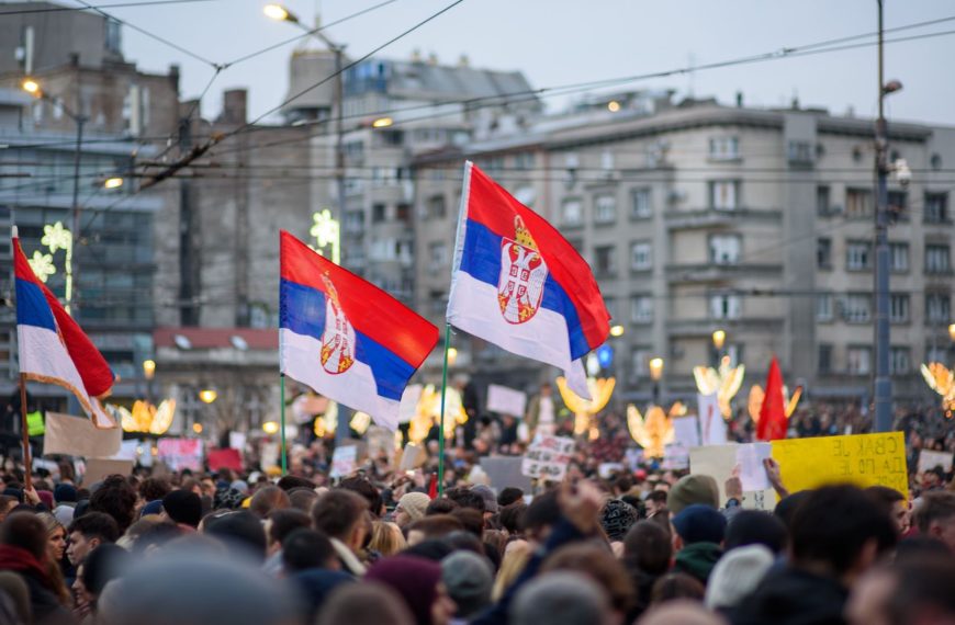 Over 1.600.000 Serbians Protest Against Corruption